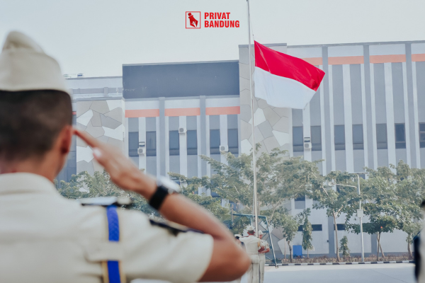 Apakah mengibarkan bendera merah putih itu wajib